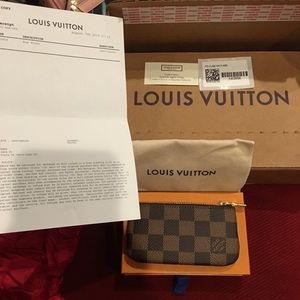 🎉SOLD🎉Louis Vuitton key pouch
